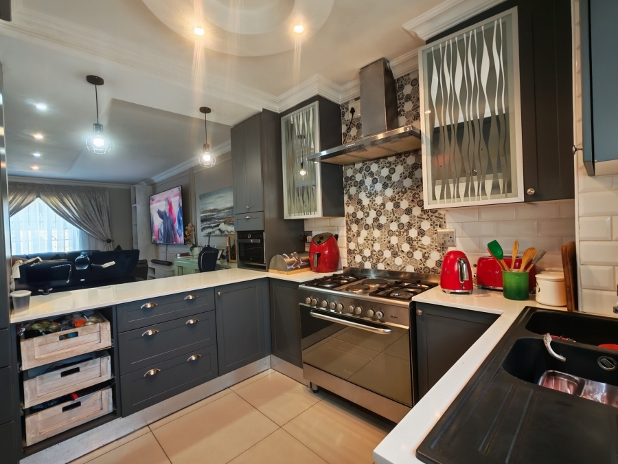 3 Bedroom Property for Sale in Waterval East North West